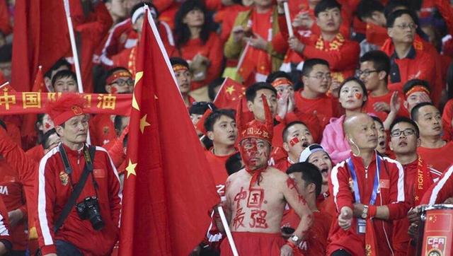 比彻姆的出现明显带有城市的味道，更多地是说现代英语，而不是剧本中流行的古西部成语。